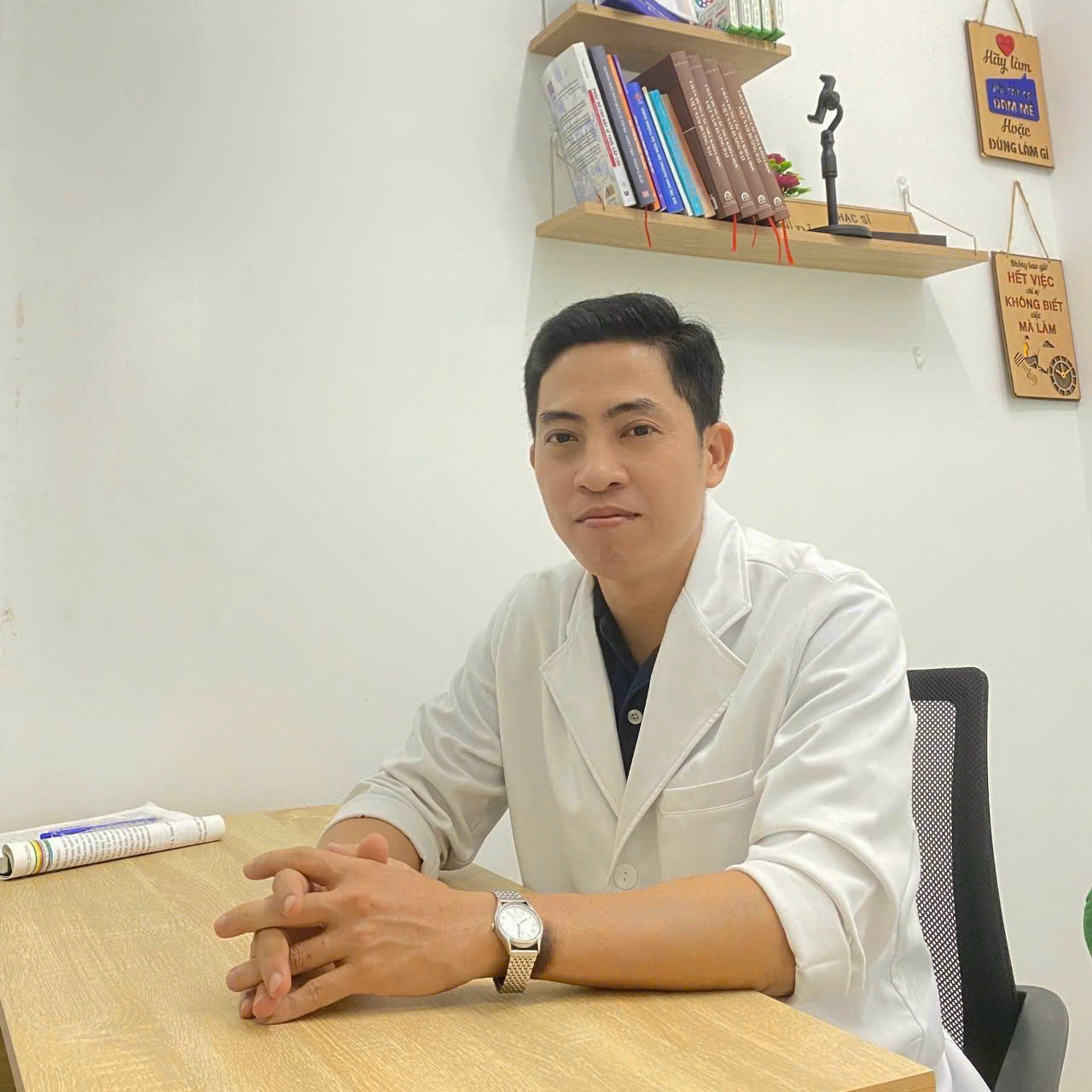 Thầy thuốc Nguyễn Hoàng Phú